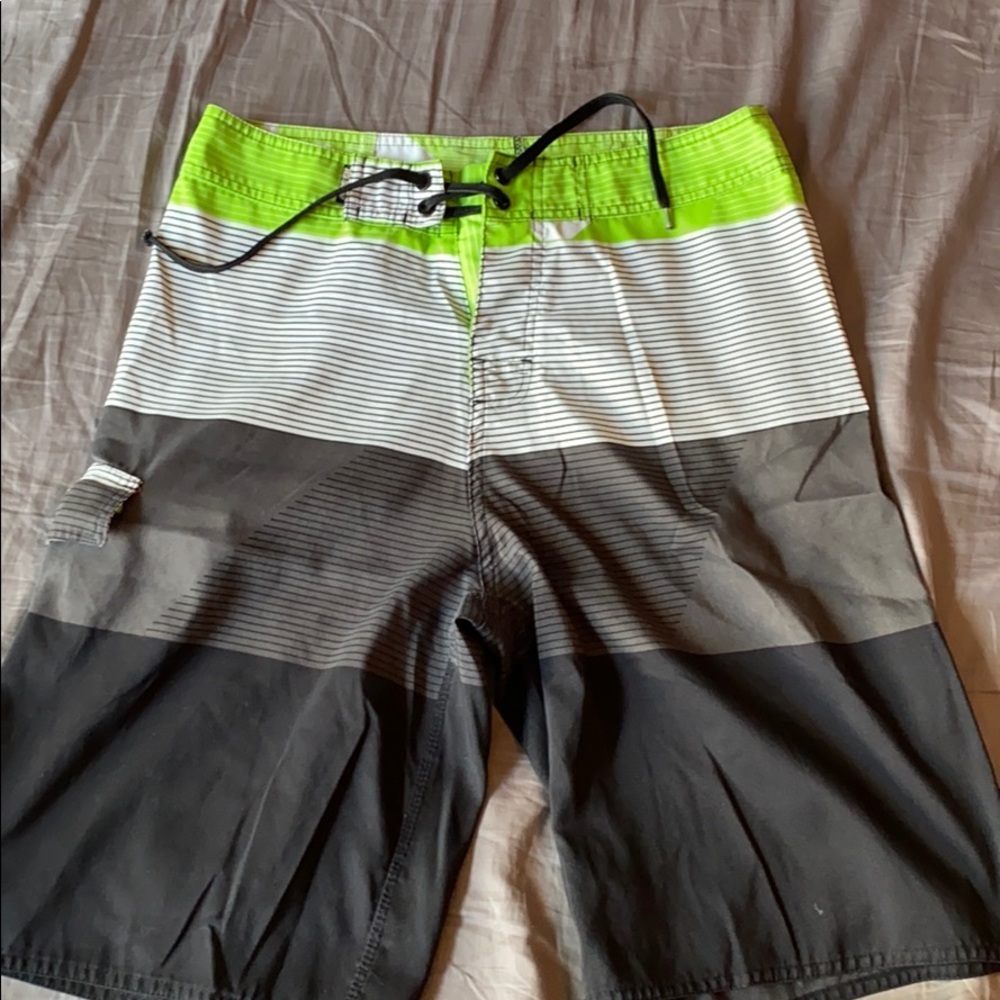 Men’s board shorts
